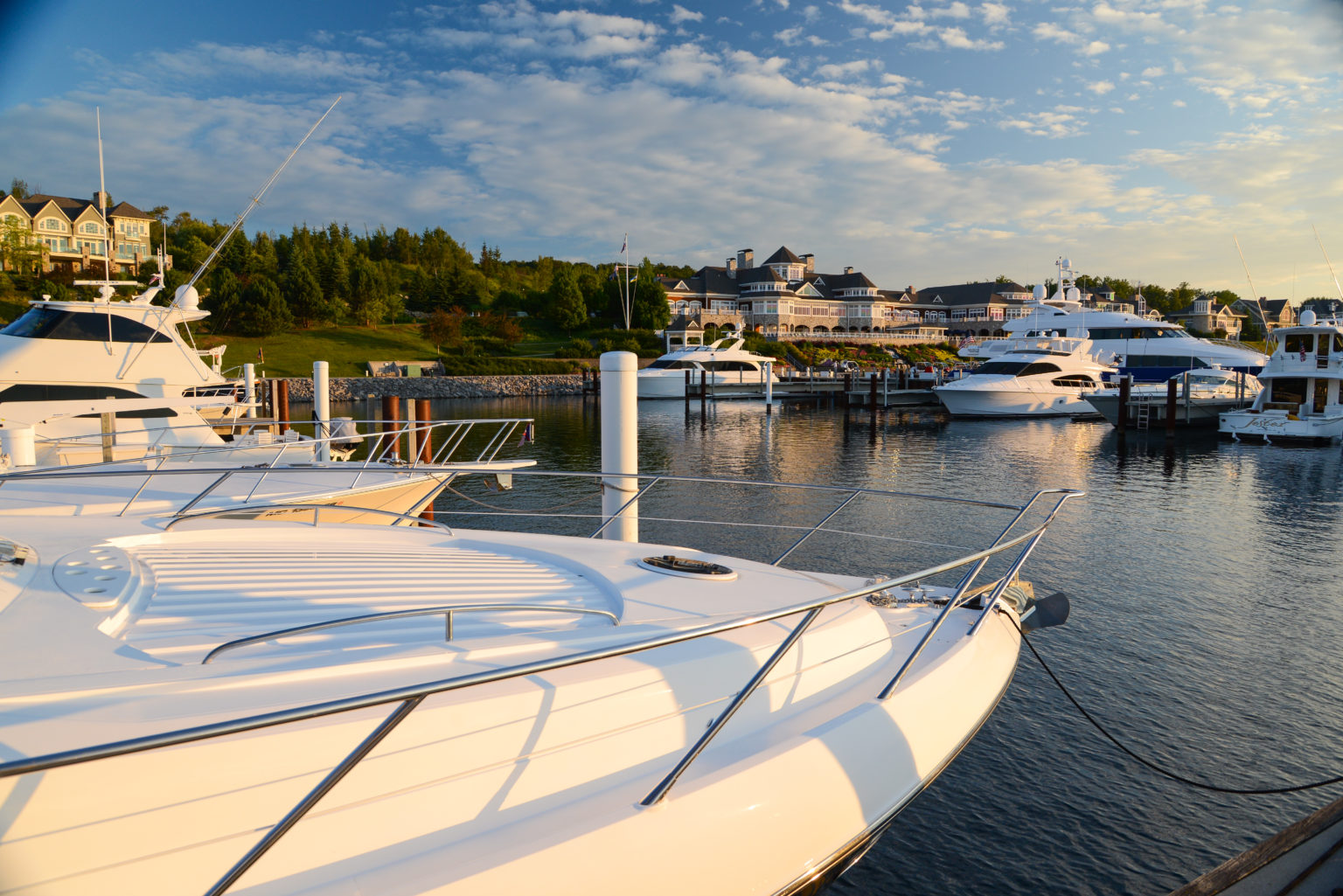 harbor cruise yacht rentals